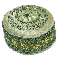 Chachia rigide brillante décorée de couleur vert clair