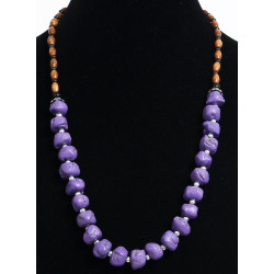 Collier ethnique artisanal imitation pierres mauves agrémentées de perles noires,...