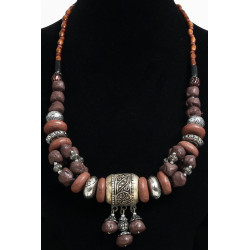 Magnificent ethnic artisanal necklace imitation brown stones, arranged with frames and...