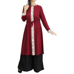 Tunique à manches longues avec strass et ceinture