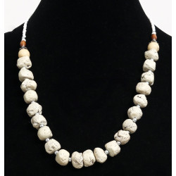 Ethnic artisanal necklace imitation white stones embellished with white pearls and metal