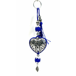 Porte-clés artisanal coeur en métal argenté ciselé et pompon en sabra - Bleu roi