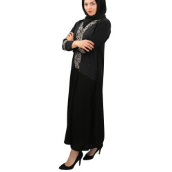 Abaya longue noire col en V "Dubai" avec broderies et strasse (écharpe assortie)