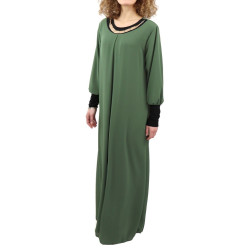 Fluid long dress with a nice necklace-Color Green
