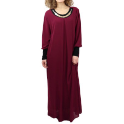 Robe longue fluide avec un joli collier (Plusieurs couleurs disponibles)