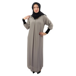 Fluid long dress with a nice necklace (Several colors available)