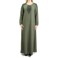 Robe maxi-longue évasée avec poches et broderies - Couleur Vert kaki