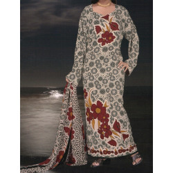 Loose oriental dress with flower patterns and matching large veil