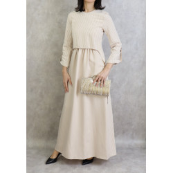 Robe longue pour femme avec de fines rayures de couleur beige