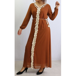 Robe longue ornée de broderies à pompons avec ceinture - Taille Unique - Couleur Marron