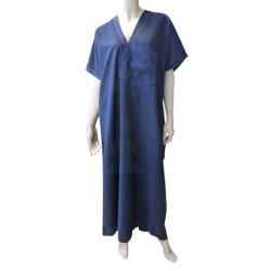 Gandoura marocaine de couleur beue nuit avec broderie bleue nuit et grande poche au...