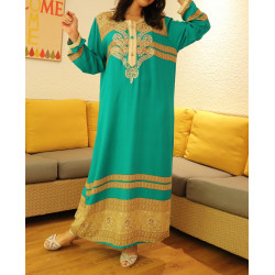 Robe orientale longue avec broderies et strass couleur vert-bleu