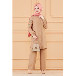Style set for women (tunique/shirt with embroidery and trousers) - Beige color