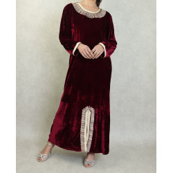 Traditional Arabic dress in embroidered velvet for women (Autumn-Winter season - Large...