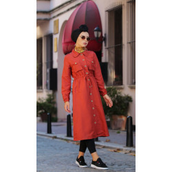 Trench-coat et Robe boutonnée mi-longue de couleur orange rouille
