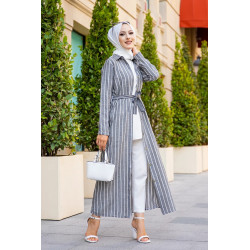 Robe à rayure boutonnée (ouverte) sur toute la longueur avec ceinture assortie pour...