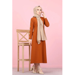 Robe casual décorée de boutons pour femme voilée (Modest Fashion France) - Couleur brique