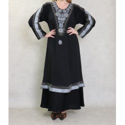 Robe Abaya ample Dubaï noire de qualité avec nombreuses broderies et strass idéale pour...