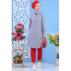 Chemise longue à fines rayures bleues et grises