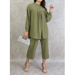 Casual chic set for women - Two pieces (tunic and pants) - Khaki green color