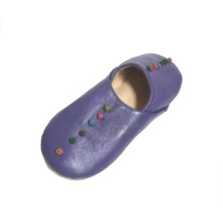 Moroccan artisan slipper for women in purple leather with colorful decorative knots