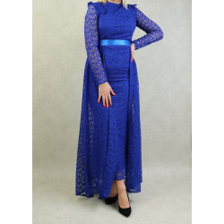 Robe de soirée maxi-longue avec traîne en dentelle et collier assorti - Couleur Bleu...