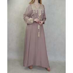 Robe longue élégante avec broderies et pompons pour femme - Couleur Beige