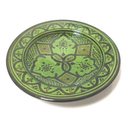 Assiette marocaine décorative en poterie émaillée peinte en vert et ornée de motifs
