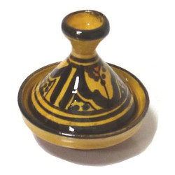 Mini tajine marocain décoratif en poterie de couleur jaune émaillé avec motifs noirs...