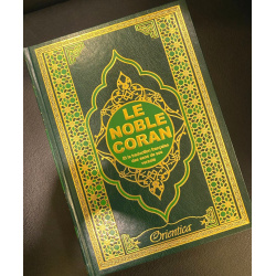 Le Noble Coran et la traduction française du sens de ses versets (bilingue...