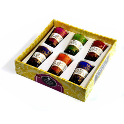 Verres à thé marocain colorés et ornés de motifs traditionnels dorés (Pack de 6 verres)