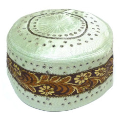 Chachia rigide de couleur vert clair brillante avec motifs fleurs