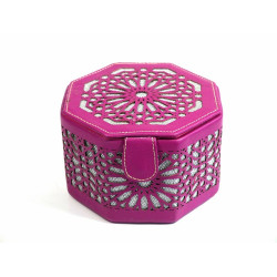 Boite de Rangement artisanale de forme octogonale en cuir avec des jolies motifs...