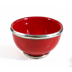 Bol moyen en poterie marocain de couleur rouge brique émaillé et cerclé de métal argenté